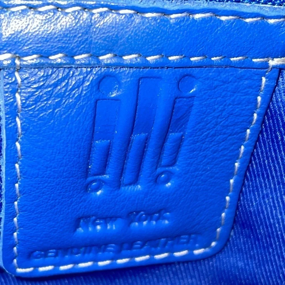 ili New York Genuine Leather wristlet.  NWOT.